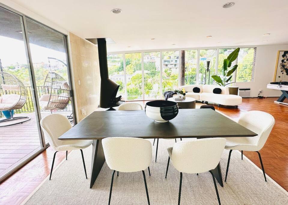Urban Oasis: Stylish Mid-century In Weho Сasa de vacaciones *